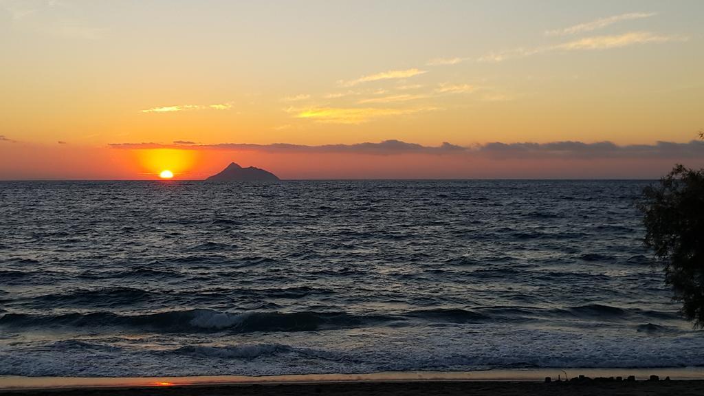 Villa Iceberg Kalamaki  Bagian luar foto