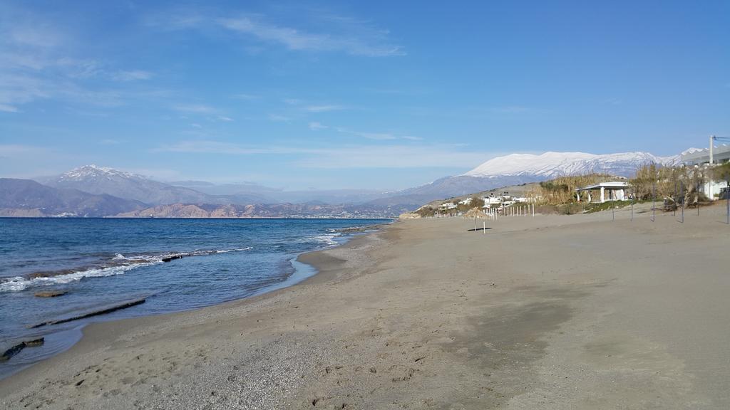 Villa Iceberg Kalamaki  Bagian luar foto