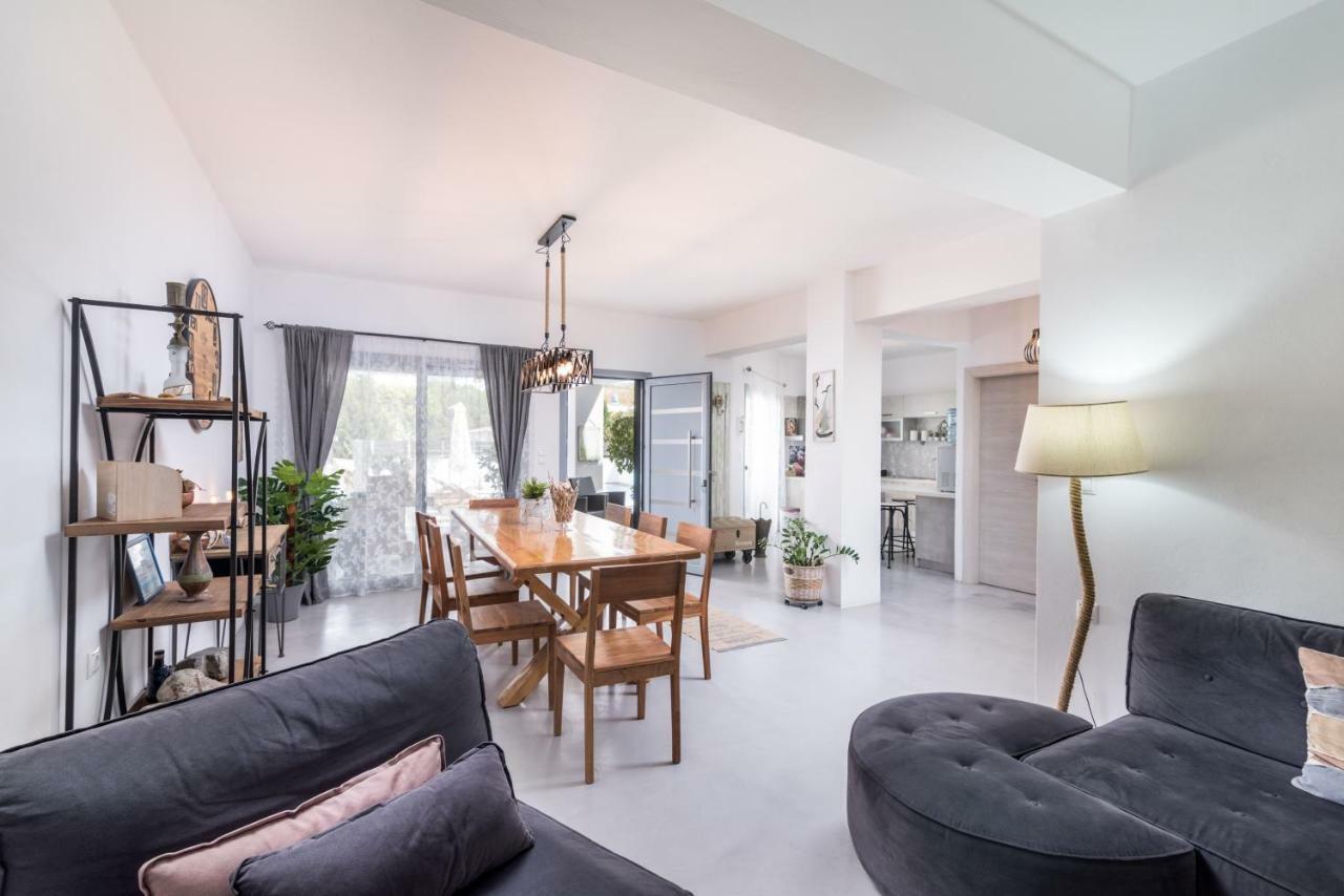 Villa Iceberg Kalamaki  Bagian luar foto